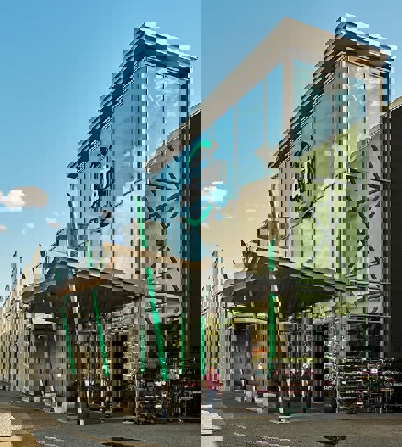 Alti Buskerud_hovedinngang_W.jpg